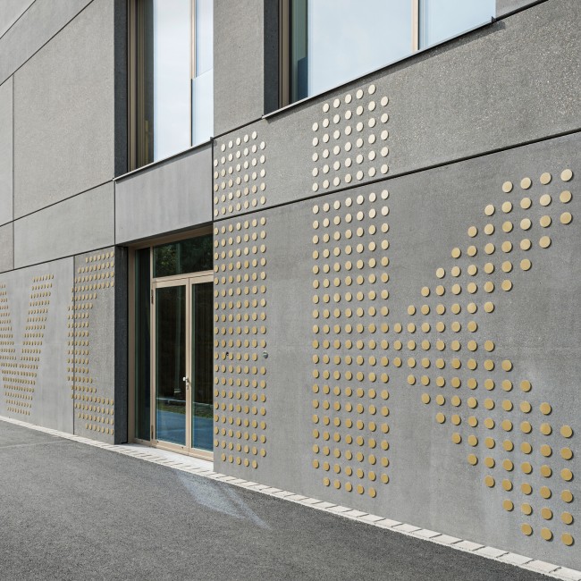 Fassade Volksschule Smart City Graz